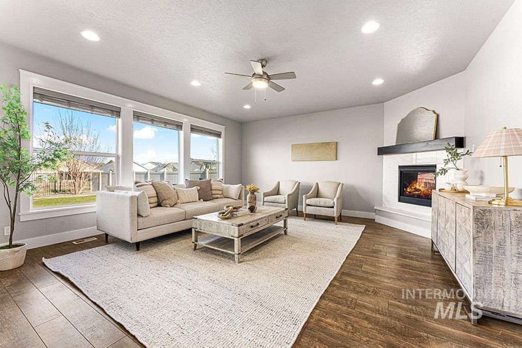 Photo of 554 E Sicily Drive, Meridian, ID 83642 (MLS # 98980651)