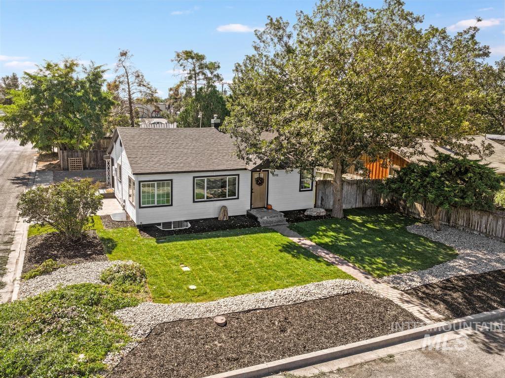 Photo of 1898 Sigrid Ave, Twin Falls, ID 83301 (MLS # 98988673)