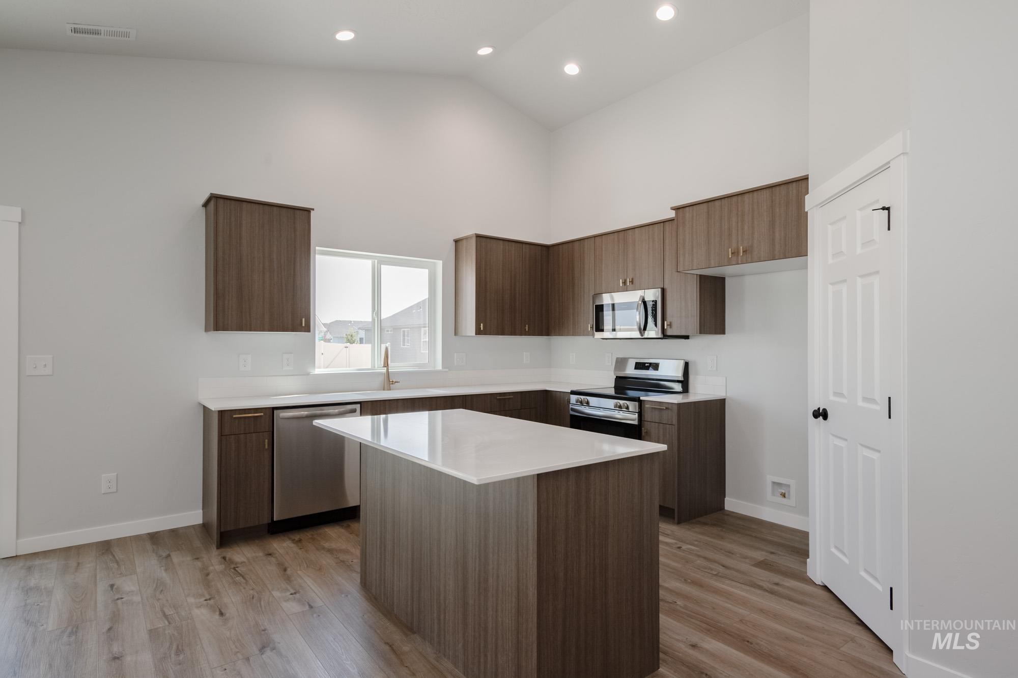 18486 N Trumpet Lily Ave