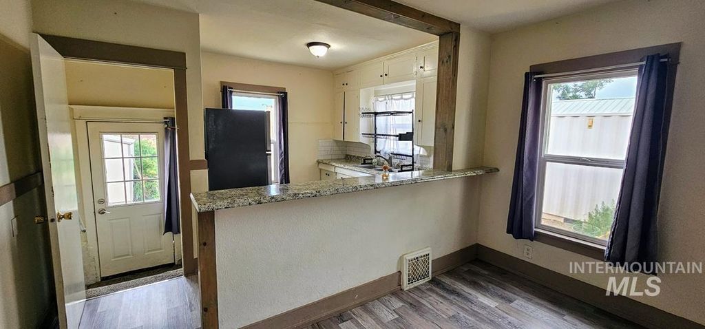 Photo of 213 Ehrgood Ave, Nyssa, OR 97913 (MLS # 98970500)