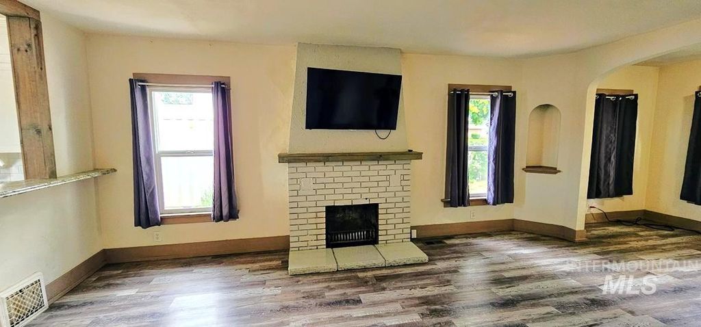 Photo of 213 Ehrgood Ave, Nyssa, OR 97913 (MLS # 98970500)