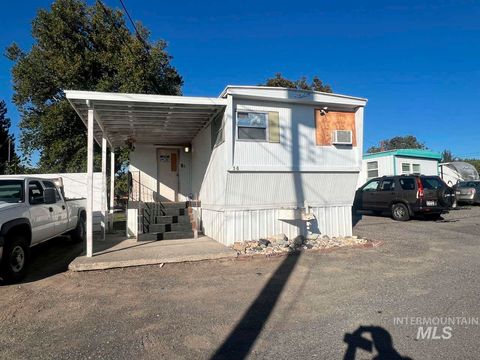 Photo of 3530 11th Street #14, Lewiston, ID 83501 (MLS # 98964966)