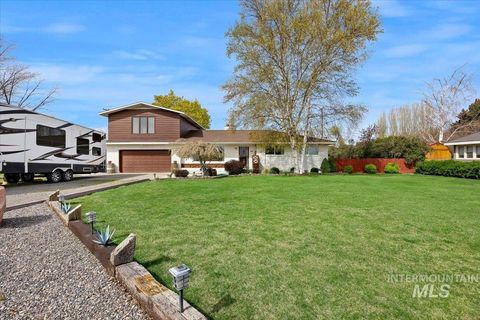 Photo of 1301 A Street, Rupert, ID 83350 (MLS # 98981309)