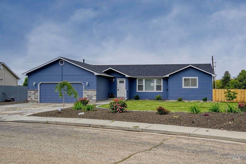 Photo of 555 N 18th Street, Payette, ID 83661 (MLS # 99004237)