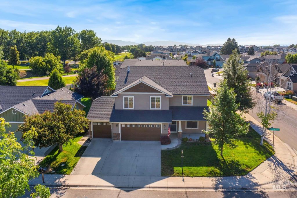 Photo of 926 N Oxwich Ave, Meridian, ID 83642 (MLS # 98991437)