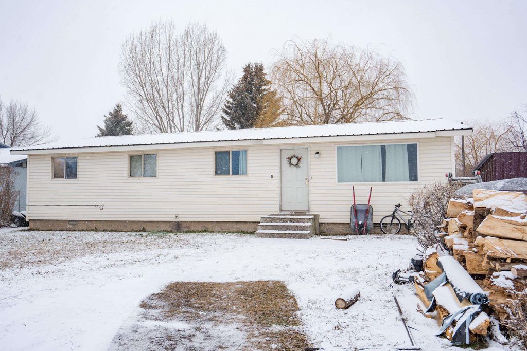 Photo of 785 H Street, Heyburn, ID 83318 (MLS # 98973433)