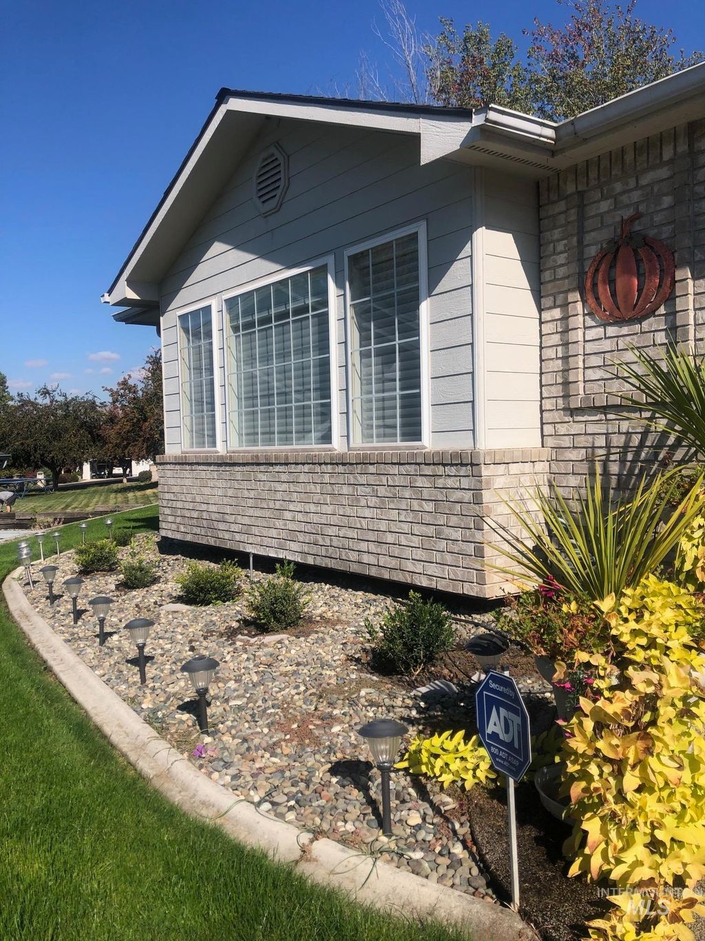 Photo of 4035 Birdie Ct, Lewiston, ID 83501 (MLS # 98964910)