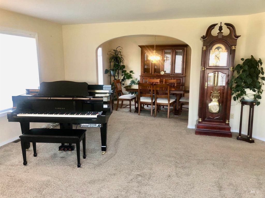 Photo of 4035 Birdie Ct, Lewiston, ID 83501 (MLS # 98964910)