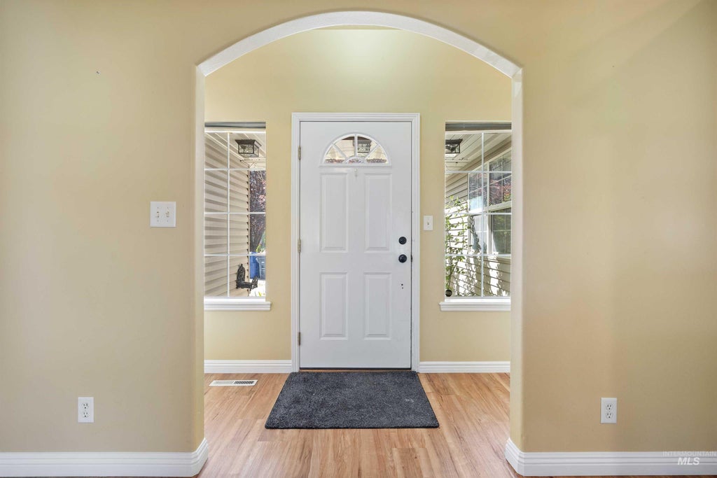 Photo of 330 Shadetree Trail, Twin Falls, ID 83301 (MLS # 98999917)