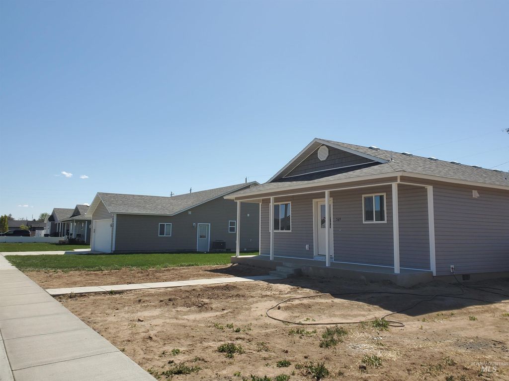 Photo of 569 W 7th Ave, Wendell, ID 83338 (MLS # 98983820)