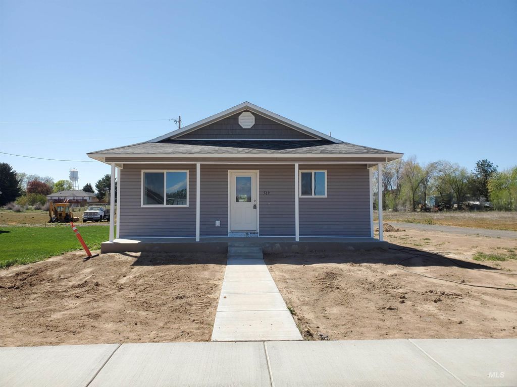 Photo of 569 W 7th Ave, Wendell, ID 83338 (MLS # 98983820)