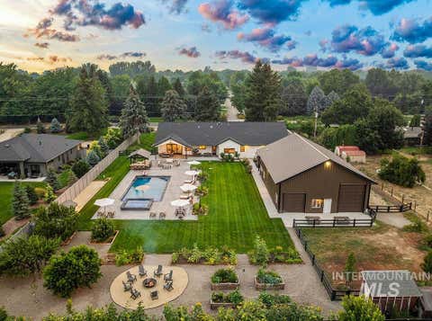 Photo of 1726 N Ballantyne Ln, Eagle, ID 83616 (MLS # 98995726)