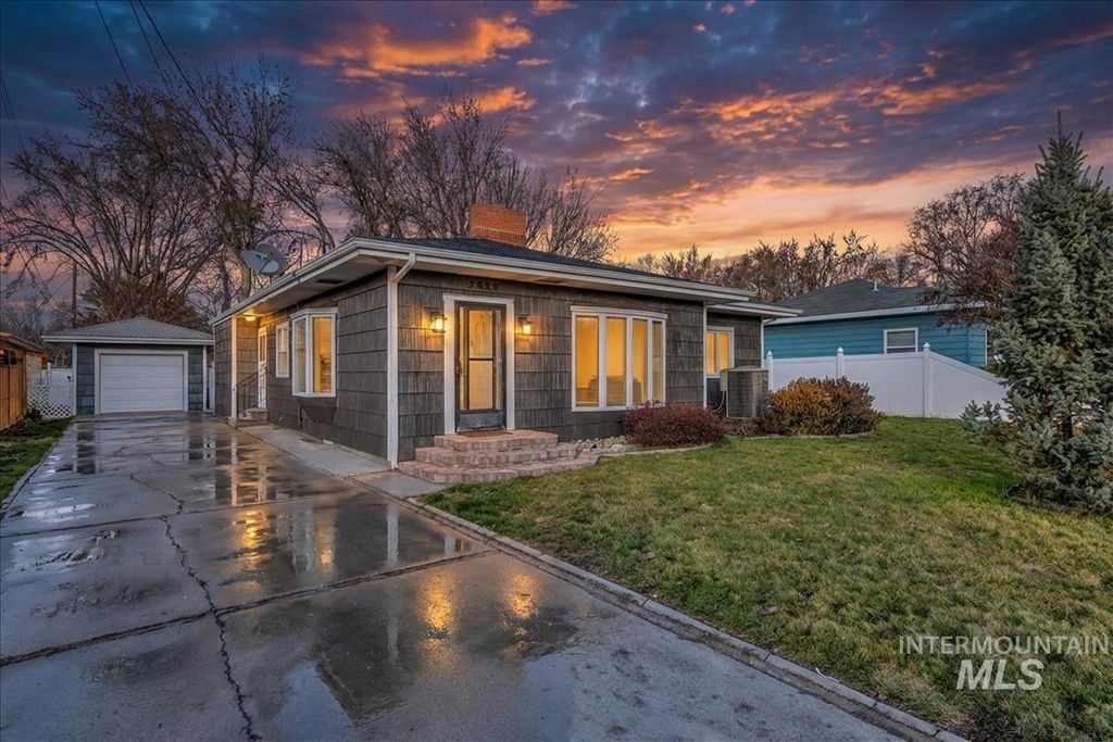 Photo of 2035 1st Ave N, Payette, ID 83661 (MLS # 98969096)