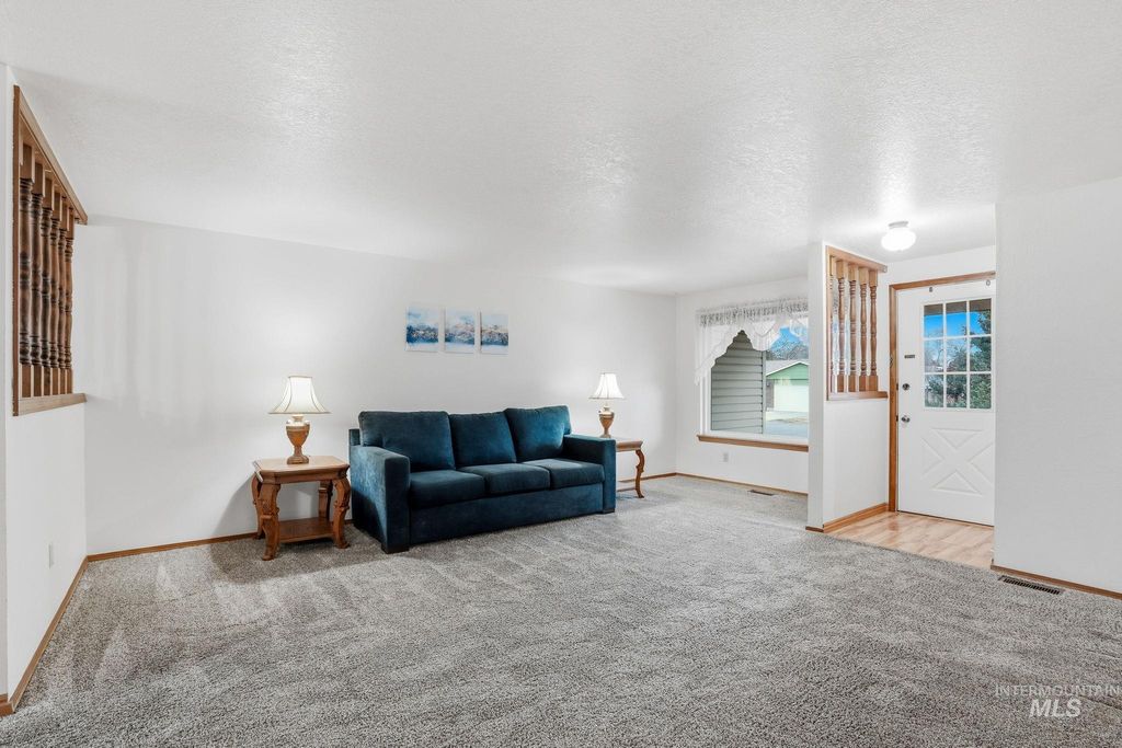 Photo of 11121 W Richey Ct, Boise, ID 83713 (MLS # 98975960)