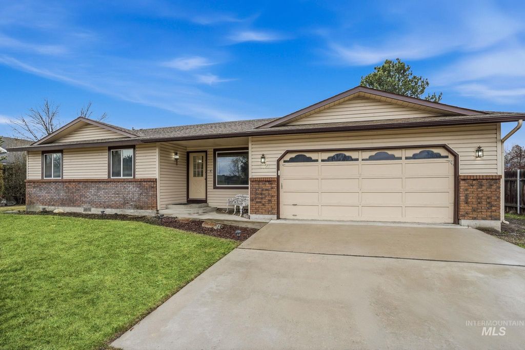 Photo of 11121 W Richey Ct, Boise, ID 83713 (MLS # 98975960)