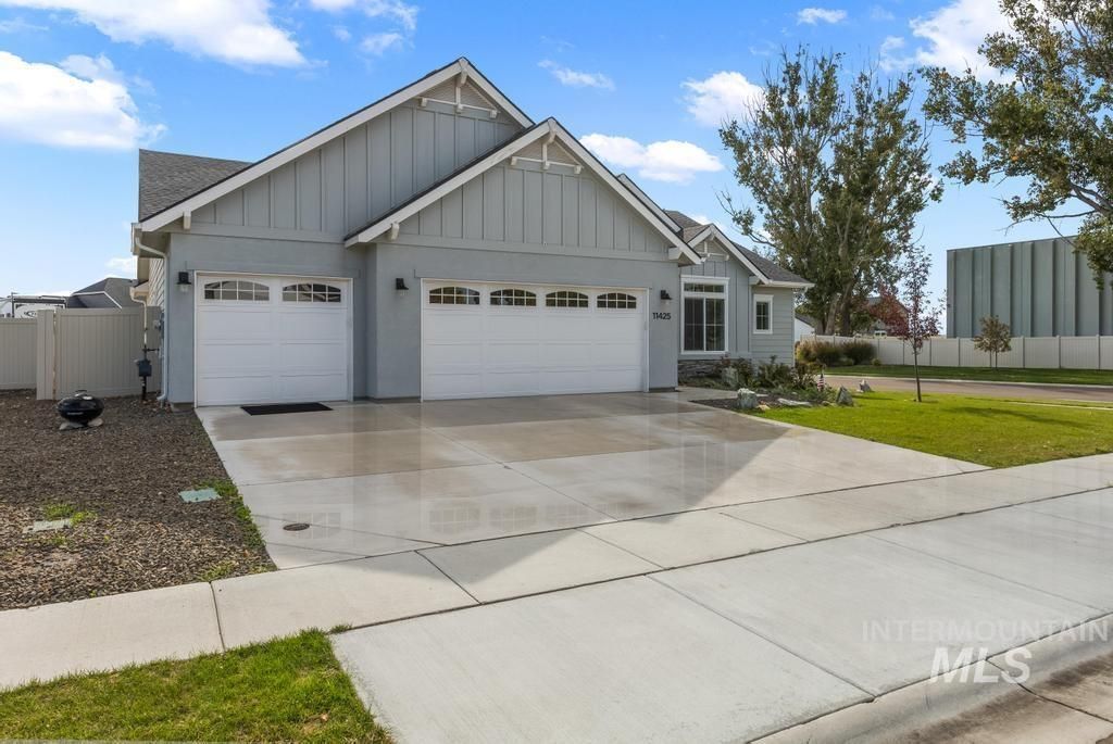 Photo of 11425 W Sonata Ct, Nampa, ID 83651 (MLS # 98964511)