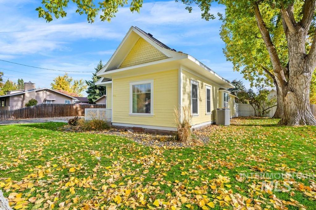 Photo of 421 S 12th Street, Payette, ID 83661 (MLS # 98966868)