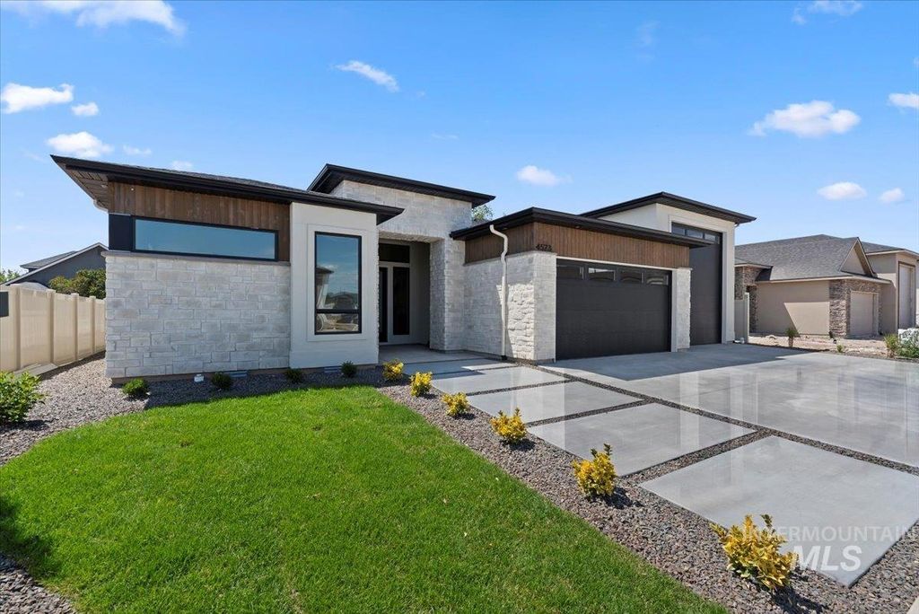 Photo of 3471 N Harvest Moon Way, Eagle, ID 83616 (MLS # 98957851)