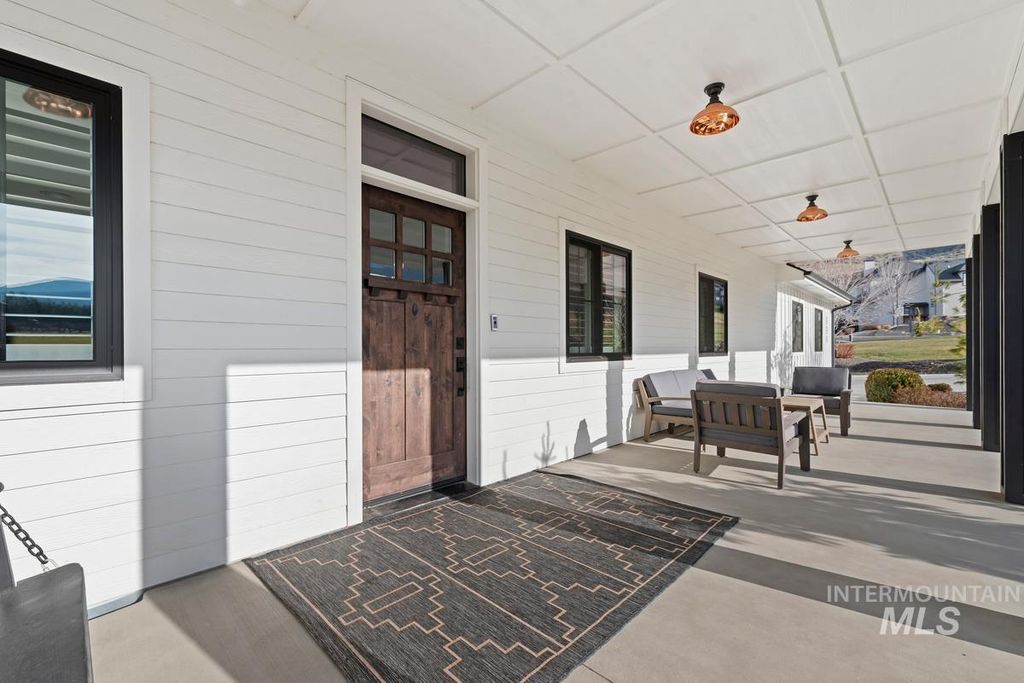 Photo of 994 Walker Trail, Emmett, ID 83617 (MLS # 98973920)