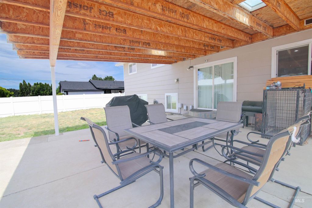 Photo of 3406 5th Street E ST, Lewiston, ID 83501 (MLS # 98992173)