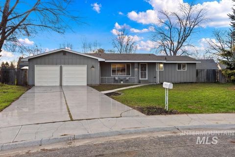 Photo of 2035 N Patricia Ave, Boise, ID 83704 (MLS # 98970624)