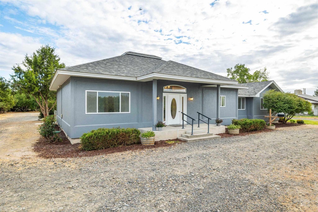Photo of 1905 E 3100 S, Wendell, ID 83355 (MLS # 99000163)
