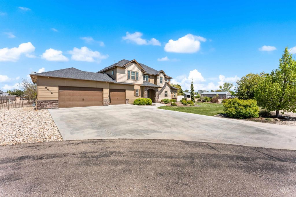 Photo of 8020 Upland Drive, Nampa, ID 83686 (MLS # 98984398)