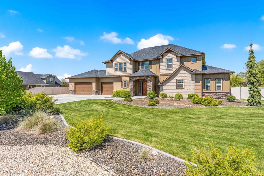 Photo of 8020 Upland Drive, Nampa, ID 83686 (MLS # 98984398)