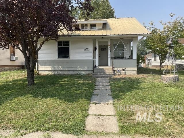 Photo of 931 W 3rd St, Weiser, ID 83672 (MLS # 98998576)