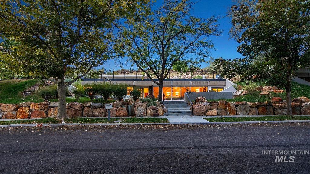 Photo of 2380 E Parkside Dr, Boise, ID 83712 (MLS # 98963578)