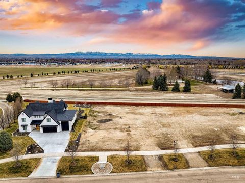 Photo of 21528 Salmon Falls Ln, Star, ID 83669 (MLS # 98940300)