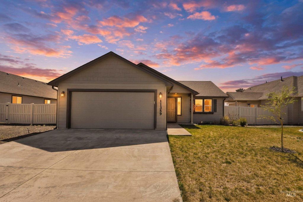 Photo of 11359 Queensland Dr, Caldwell, ID 83605 (MLS # 98981088)