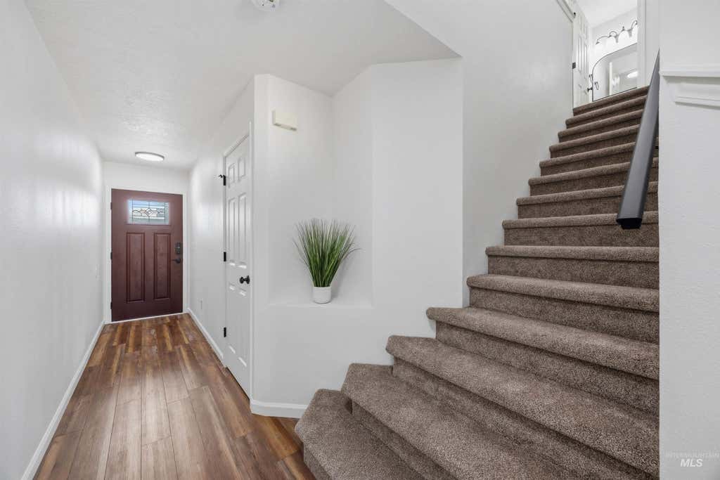 Photo of 5 S Sugar Loop Ln, Nampa, ID 83687 (MLS # 98996851)