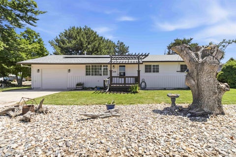 Photo of 214 N Georgia Ave, Caldwell, ID 83605 (MLS # 98993977)