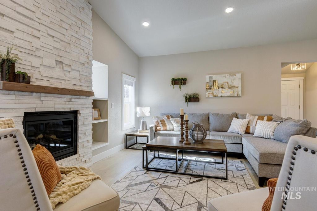 Photo of 5554 N Koaster Avenue, Boise, ID 83713 (MLS # 98965548)