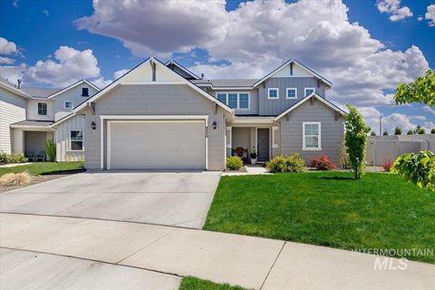 Photo of 4856 N Predo Ave, Meridian, ID 83646 (MLS # 98985901)