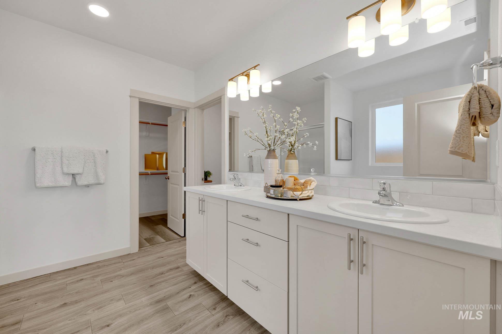 11216 Shadow Glen Drive