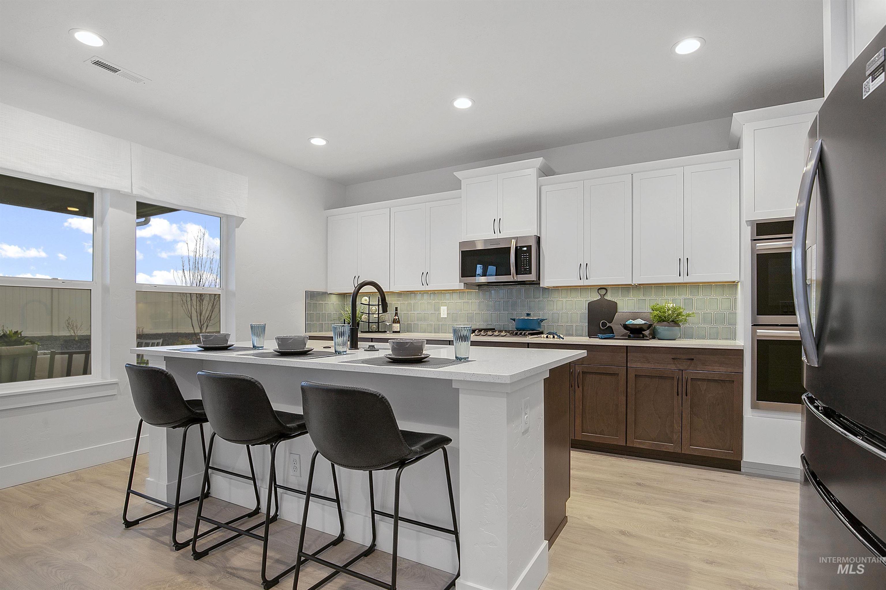 1338 E Prairiefire St