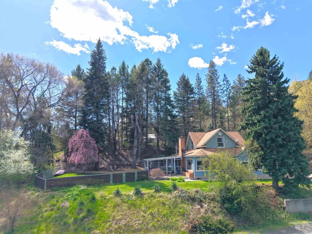 Photo of 710 Bryan Drive Drive, Kamiah, ID 83536 (MLS # 98981149)