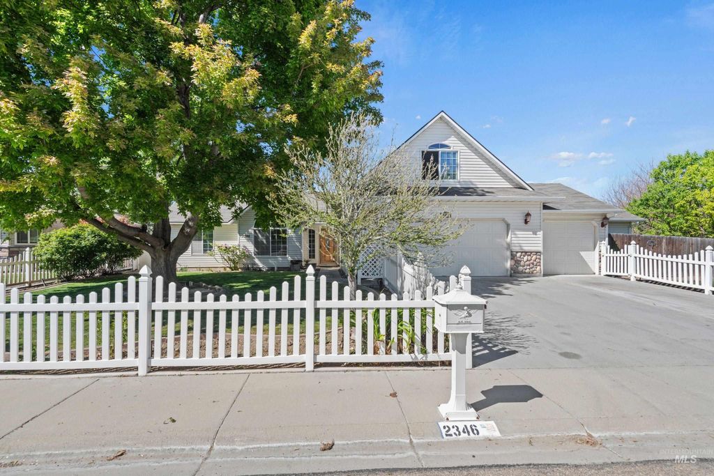 Photo of 2346 W. Ocean Pointe Ave, Nampa, ID 83651 (MLS # 98984926)
