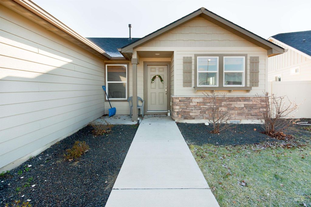 Photo of 1847 E Mesa Falls St, Kuna, ID 83634 (MLS # 98975753)