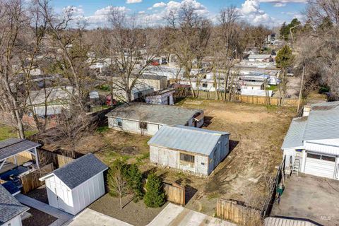 Photo of 312 E 44th Street, Garden City, ID 83714 (MLS # 98977725)