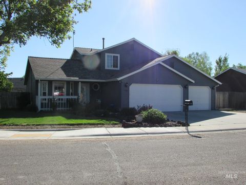 Photo of 940 N Miner Ave, Kuna, ID 83634 (MLS # 98987339)