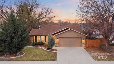 1305 N Sandlin Ave Meridian ID 83642