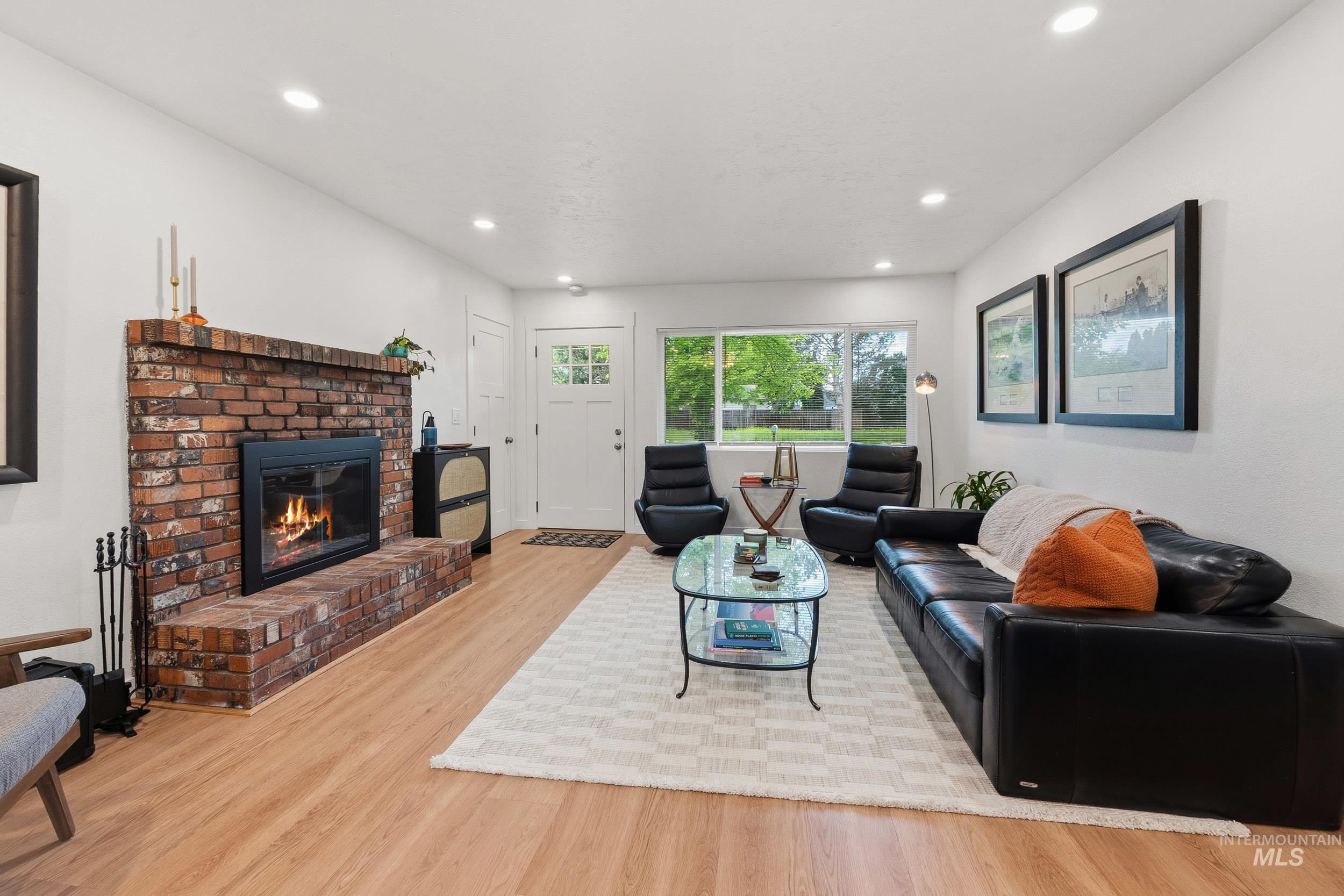 2164/2166 N Wildwood St