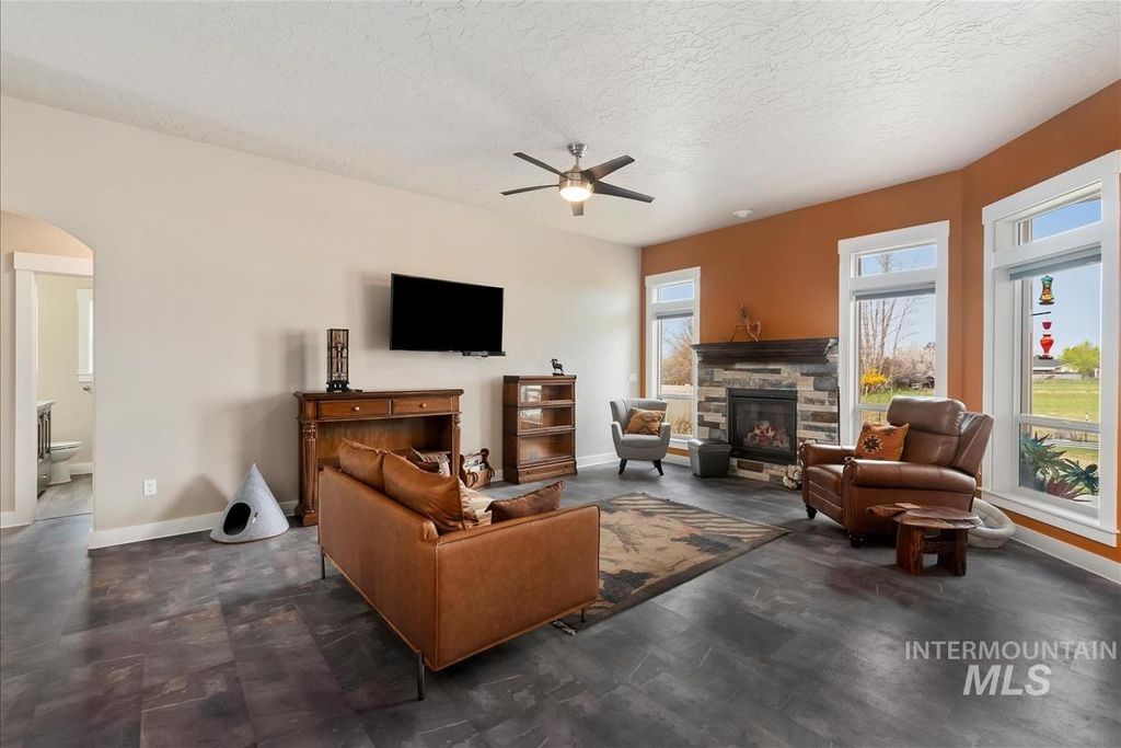 Photo of 2996 E Onyx Ct, Nampa, ID 83686 (MLS # 98980589)