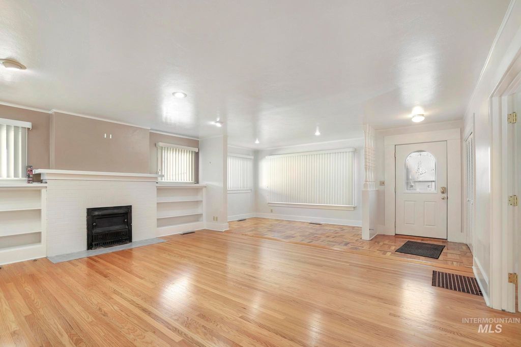 Photo of 252 6th Ave E Ave, Twin Falls, ID 83301 (MLS # 98973244)