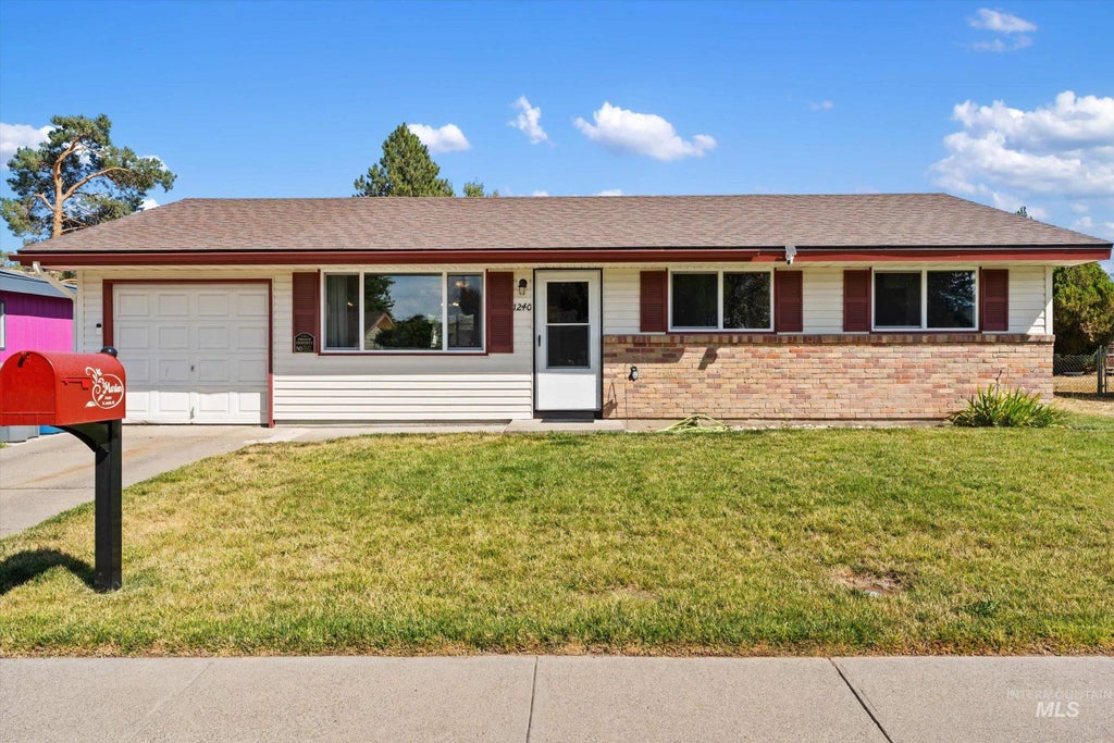 Photo of 1240 E 16th North, Mountain Home, ID 83647 (MLS # 98998120)