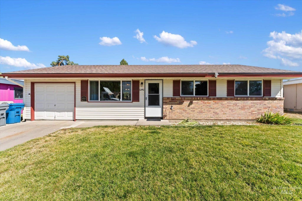 Photo of 1240 E 16th North, Mountain Home, ID 83647 (MLS # 98998120)