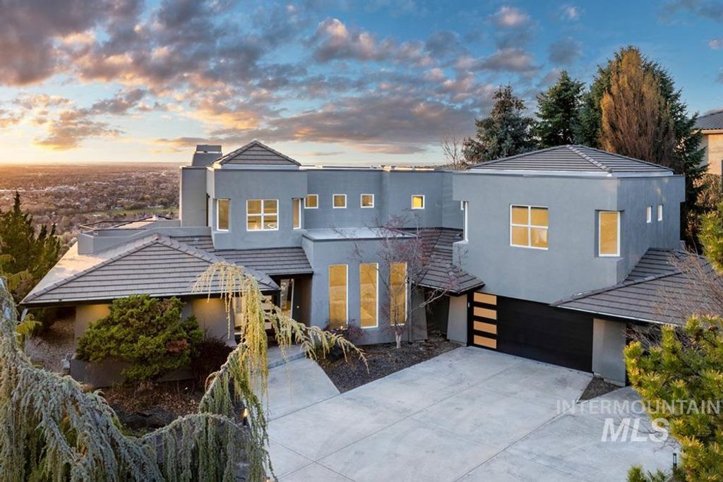 Photo of 3994 W Quail Ridge Dr, Boise, ID 83703 (MLS # 98980834)